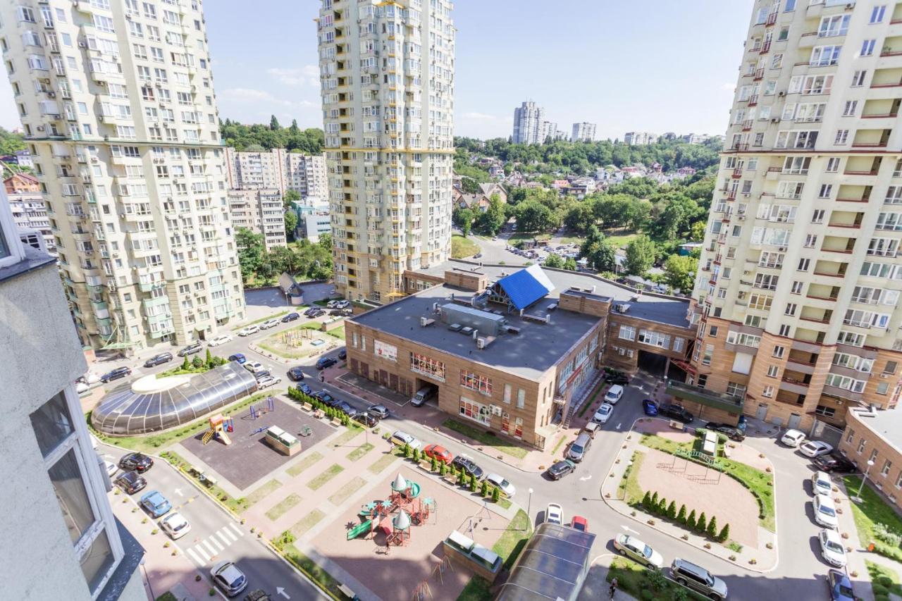 Navit Apartments With Breakfast,Near The Railway Station, The City Center, The Park 基輔 外观 照片