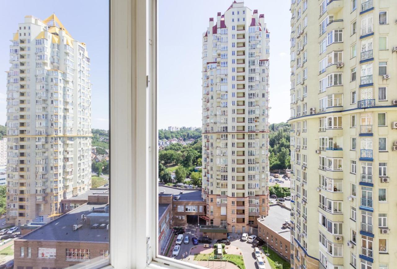 Navit Apartments With Breakfast,Near The Railway Station, The City Center, The Park 基輔 外观 照片