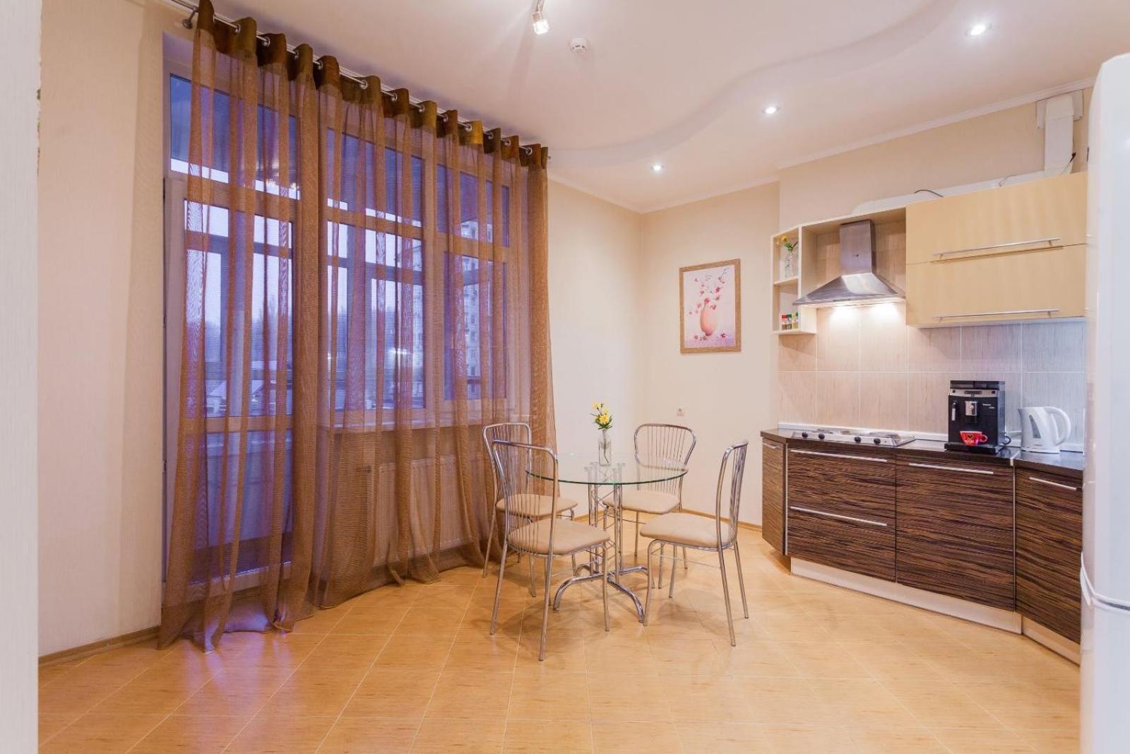 Navit Apartments With Breakfast,Near The Railway Station, The City Center, The Park 基輔 外观 照片