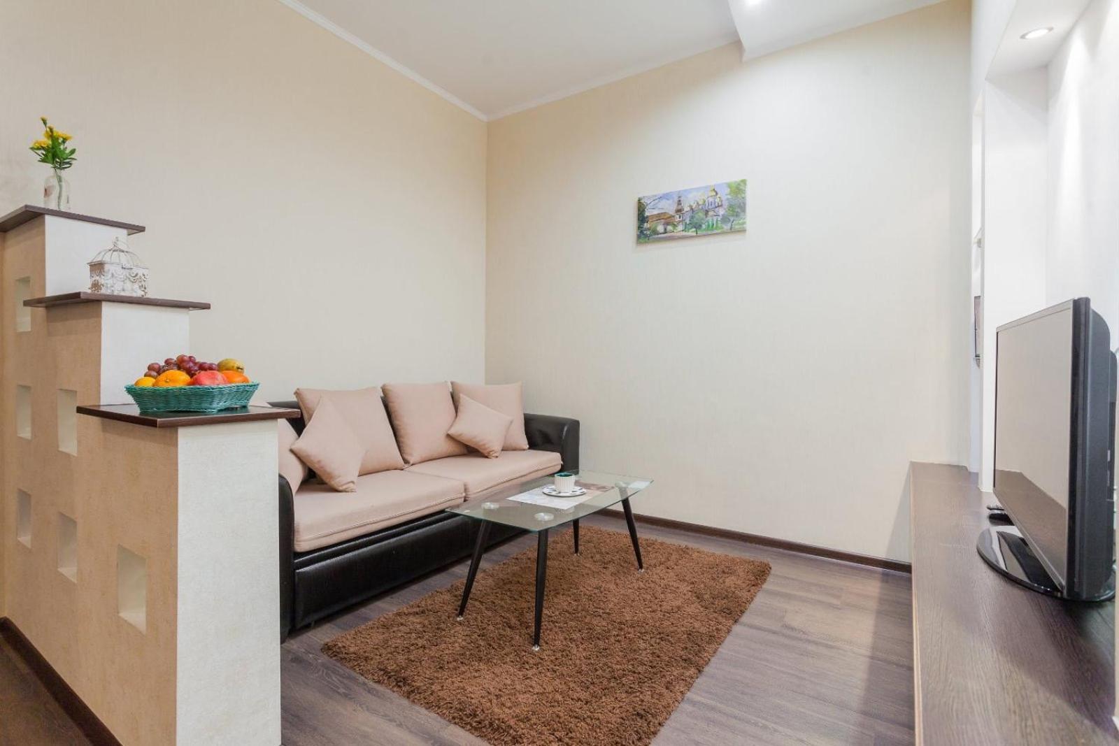 Navit Apartments With Breakfast,Near The Railway Station, The City Center, The Park 基輔 外观 照片
