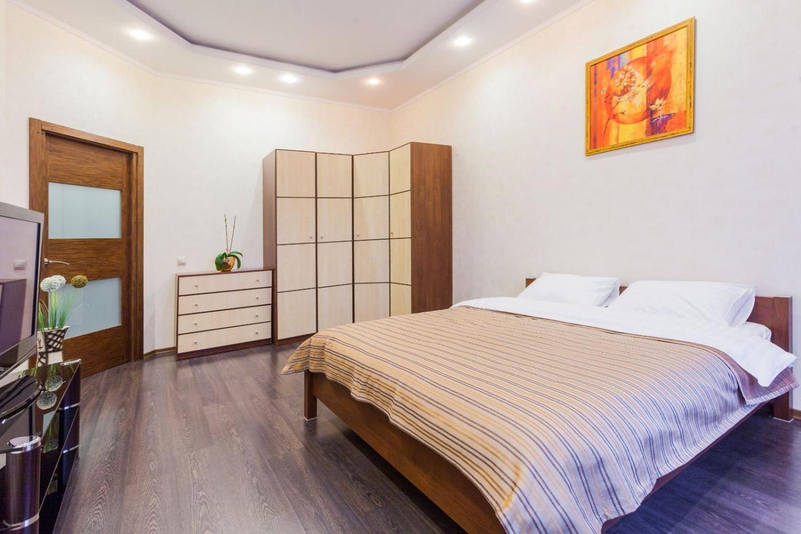 Navit Apartments With Breakfast,Near The Railway Station, The City Center, The Park 基輔 外观 照片