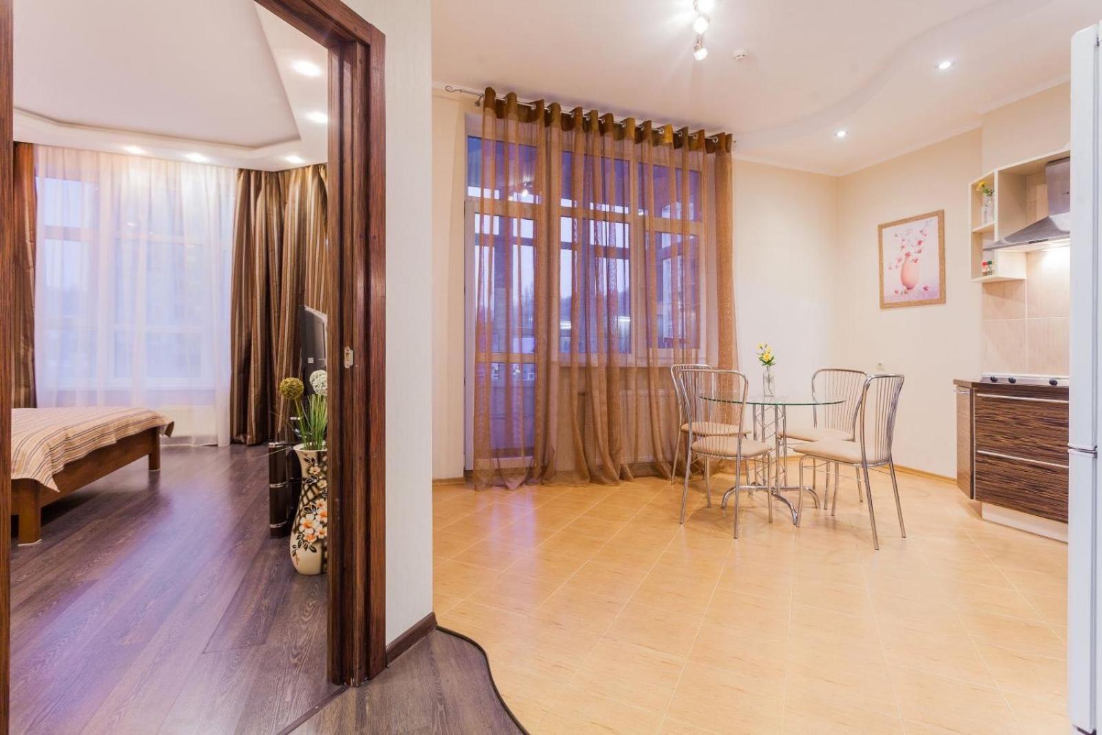 Navit Apartments With Breakfast,Near The Railway Station, The City Center, The Park 基輔 外观 照片